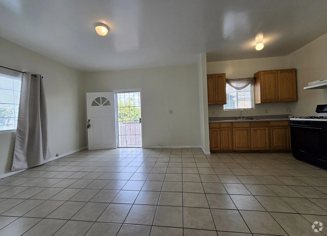 Building Photo - 5027 Dalton Ave