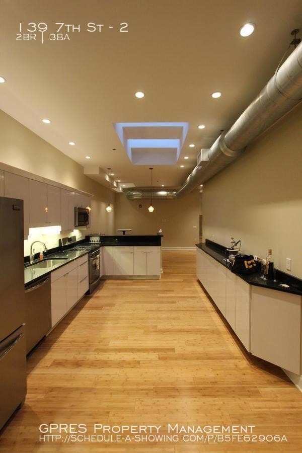 Building Photo - Luxury Living in the Cultural District