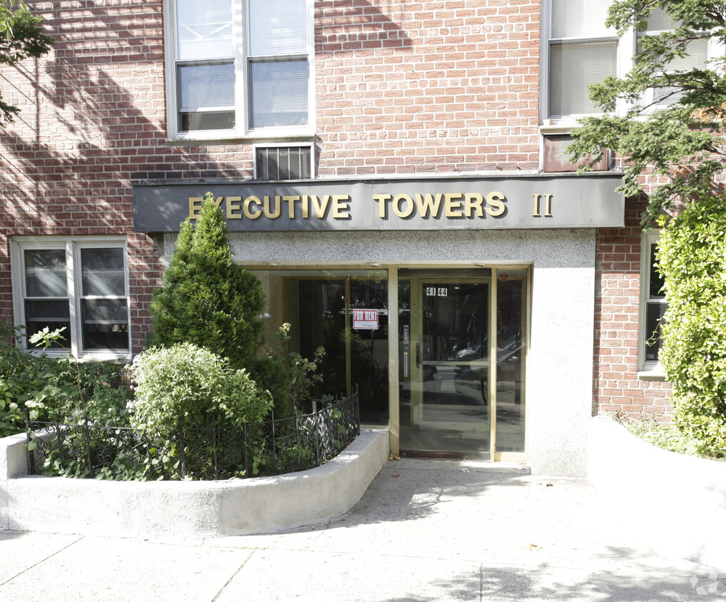 Foto del edificio - Executive Towers II