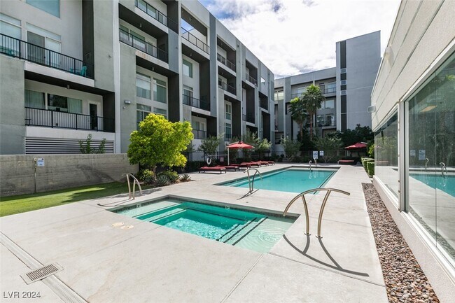 Foto del edificio - 2775 W Pebble Rd