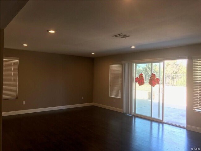 Building Photo - 20261 Rim Ridge Rd
