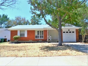 Building Photo - 2014 Jacqueline Dr
