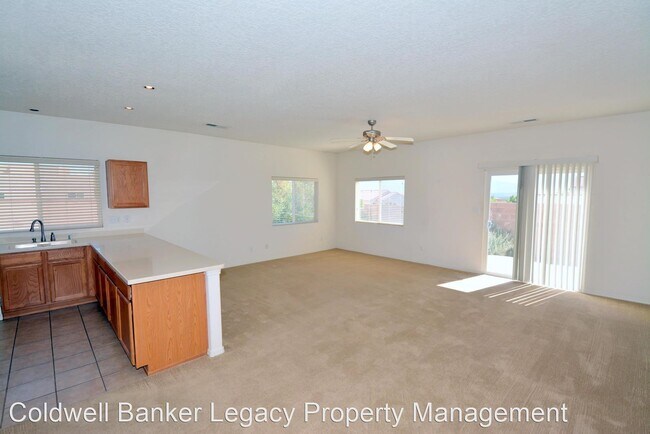 Building Photo - 3 br, 2 bath House - 3300 Rio Largo Dr SW