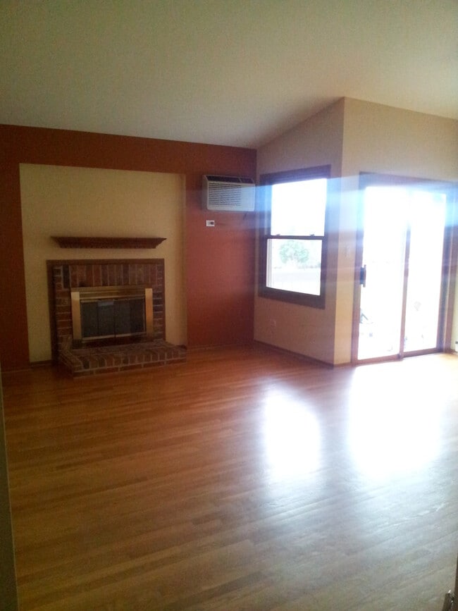 Building Photo - 4316 W Shamrock Ln