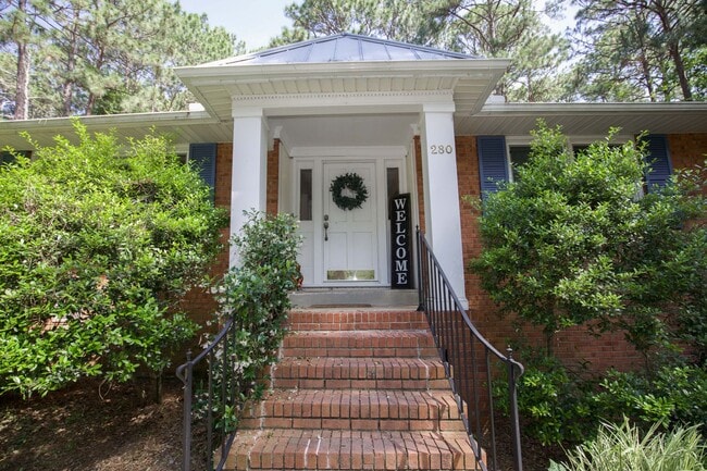 Building Photo - 3 bedroom home in Southern Pines