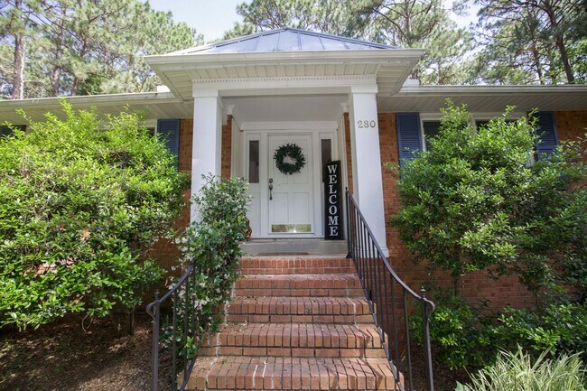 Foto del edificio - 3 bedroom home in Southern Pines