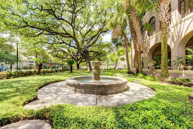 Foto del edificio - 2700 Albany St