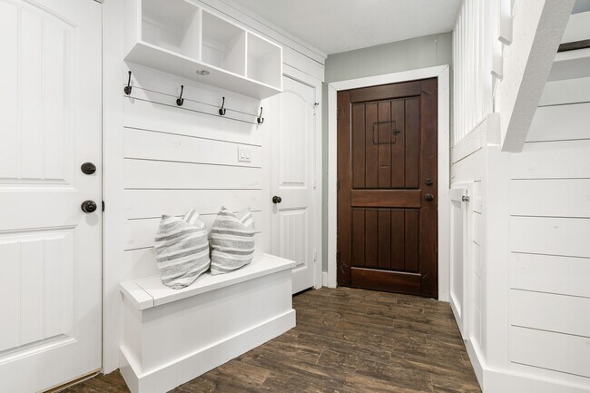 Foto del edificio - 3203 Poe Dr