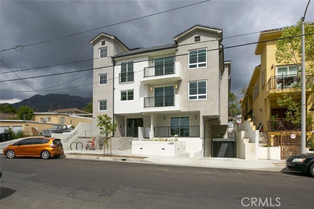 Foto del edificio - 10218 Fernglen Ave