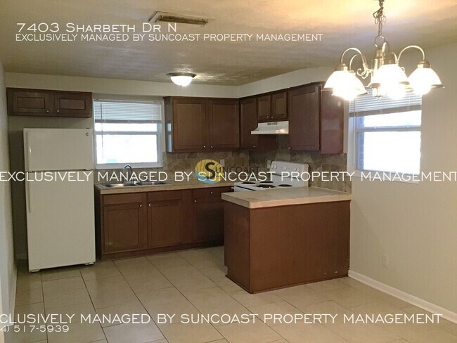 Foto del edificio - 7403 Sharbeth Dr N