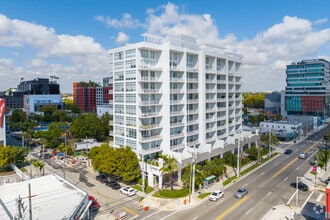 Building Photo - Cynergi Lofts at Wynwood