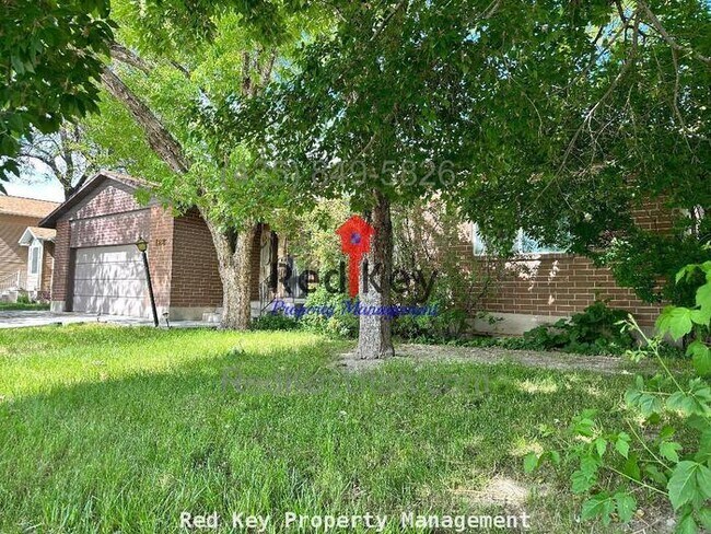 Foto del edificio - Country Club Dr. Single Family Home