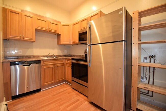 Foto del edificio - 1736 Beacon St