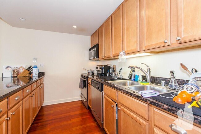 Foto del edificio - 30 E Huron St