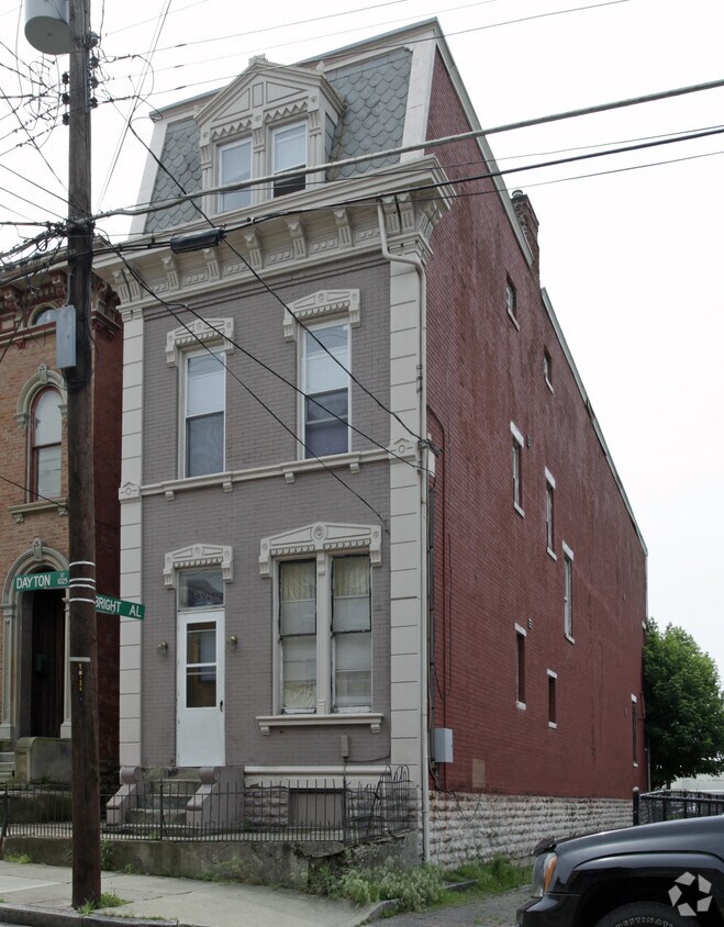 Building Photo - 1025 Dayton St