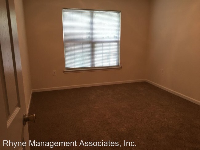 Building Photo - 4801 Avenida Del Sol Dr