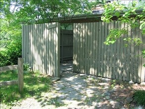 Building Photo - 5054 Park Rd