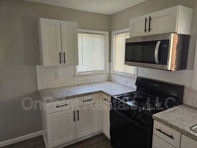 Foto del edificio - 26926 Dover Ave