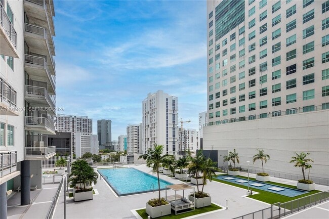 Foto del edificio - 690 SW 1st Ct