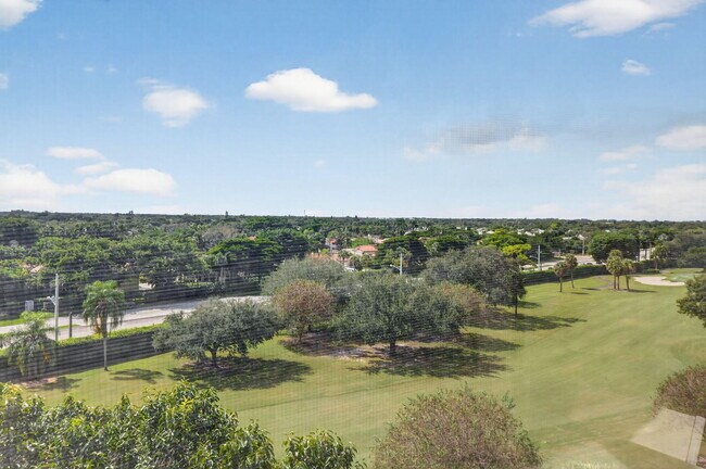 Foto del edificio - 7578 Regency Lake Dr
