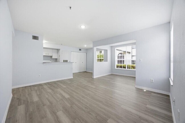 Building Photo - 1610 Columbia Arms Cir