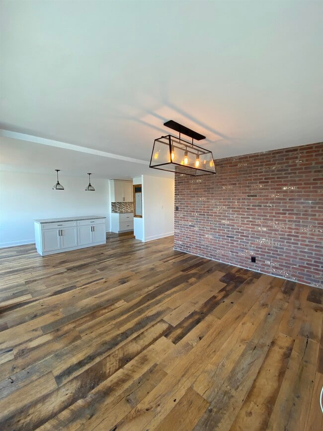 Foto del edificio - 7004 Boulevard E
