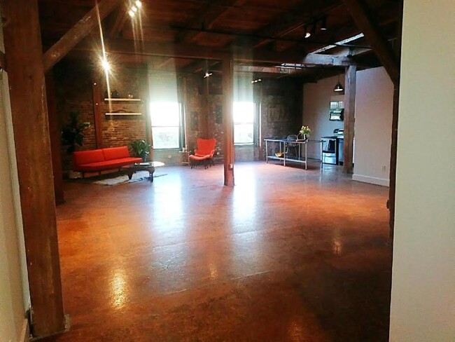 Foto del edificio - The Newberry Lofts / Artist Loft Apartments