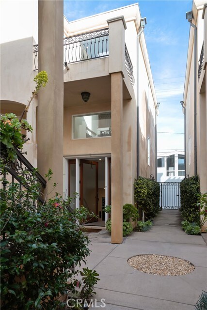 Foto principal - 807 Crest Dr