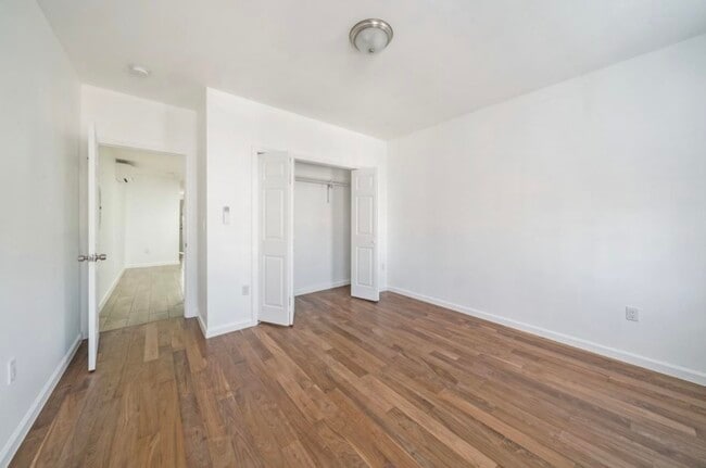 Foto del edificio - 18 Wallis Ave