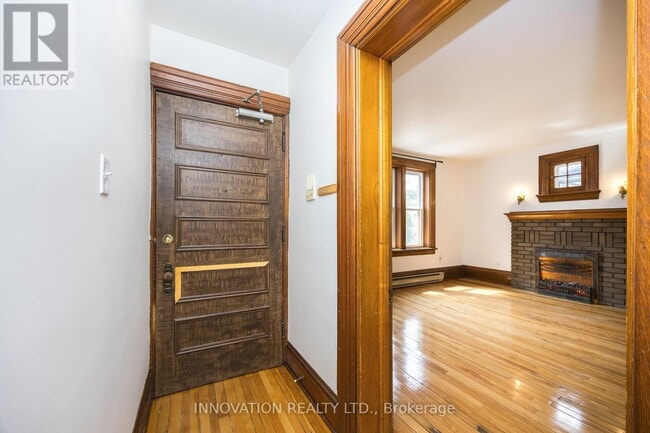 Building Photo - 465 McLeod St