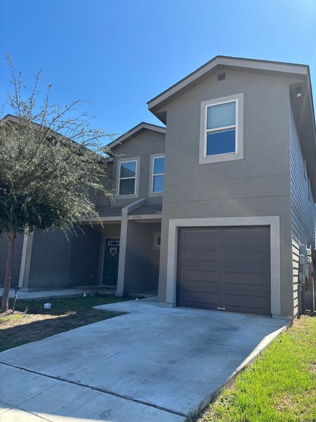 Building Photo - 6846 Lakeview Dr.