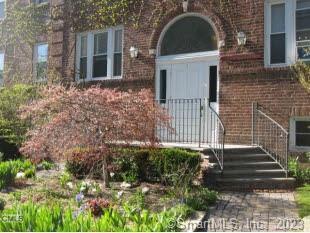 Building Photo - 70 Strawberry Hill Ave