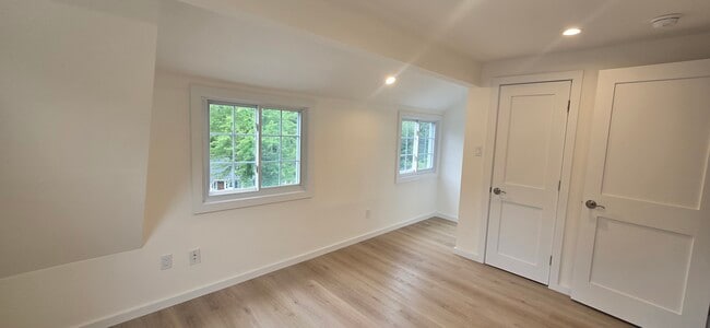 Building Photo - 90 Nassau Rd