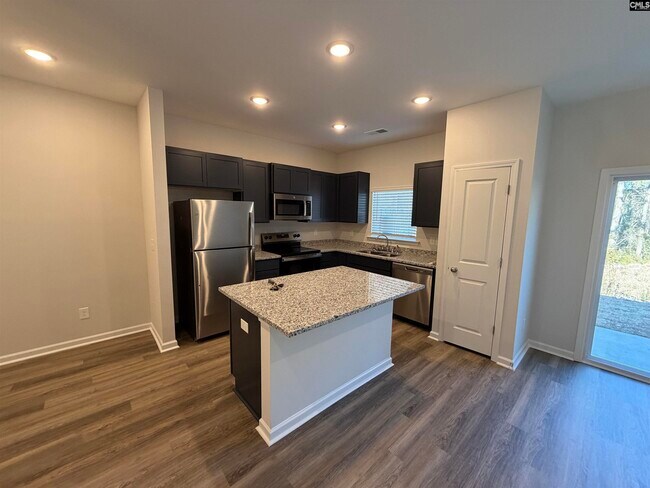 Foto del edificio - 2053 Armada Rd