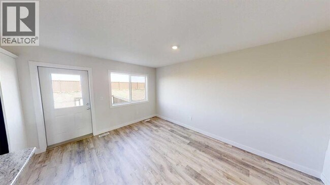 Building Photo - 9508A-9113 113 Ave
