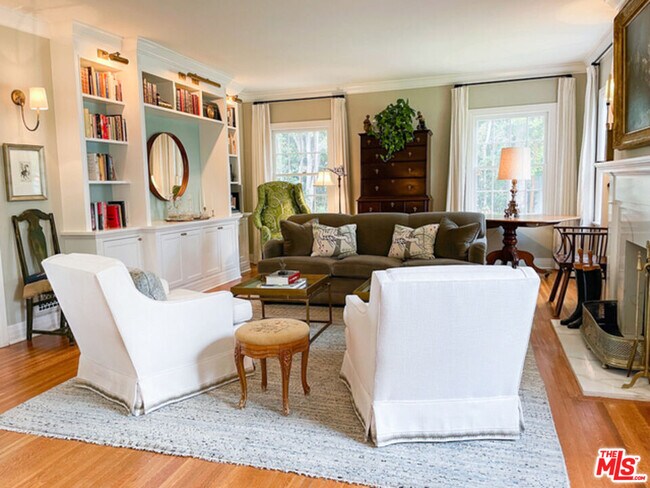 Foto del edificio - 934 S Dunsmuir Ave