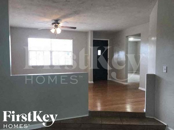 Foto del edificio - 14300 Iroquois Ave