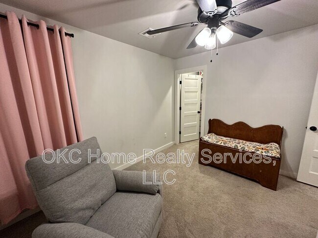 Foto del edificio - 525 Remington Ave