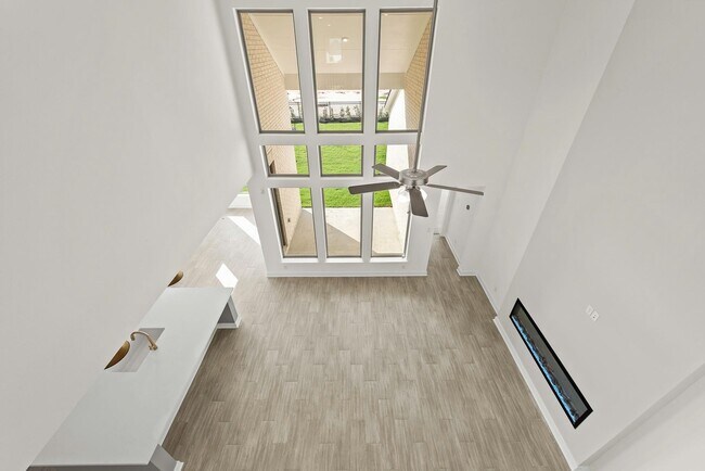 Foto del edificio - 2722 Sweet Honey Ln