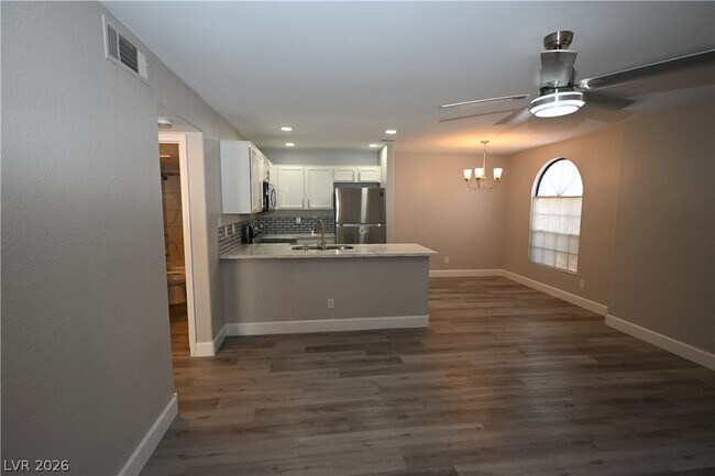 Foto del edificio - 2968 Juniper Hills Blvd