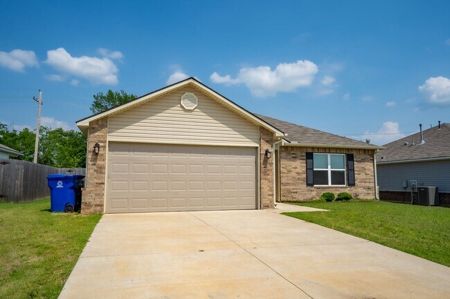 Building Photo - 3 Bed / 2 Bath in Broken Arrow!