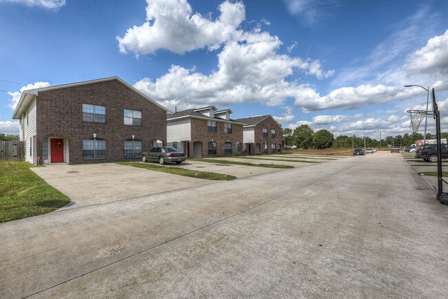 Beautiful Pine Landing Townhomes - Beautiful Pine Landing Townhomes