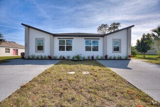 Building Photo - 740 Fraser Ct