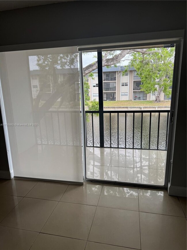 Foto del edificio - 8051 S Colony Cir