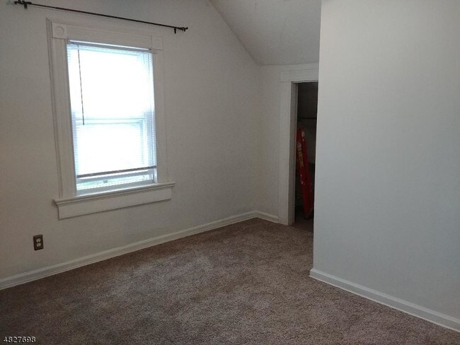 Building Photo - 47 Orchard St