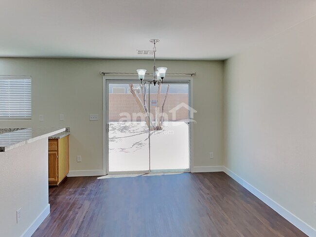 Foto del edificio - 8624 Dodds Canyon St