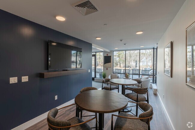Espacio comunitario - 850 Falmouth Rd
