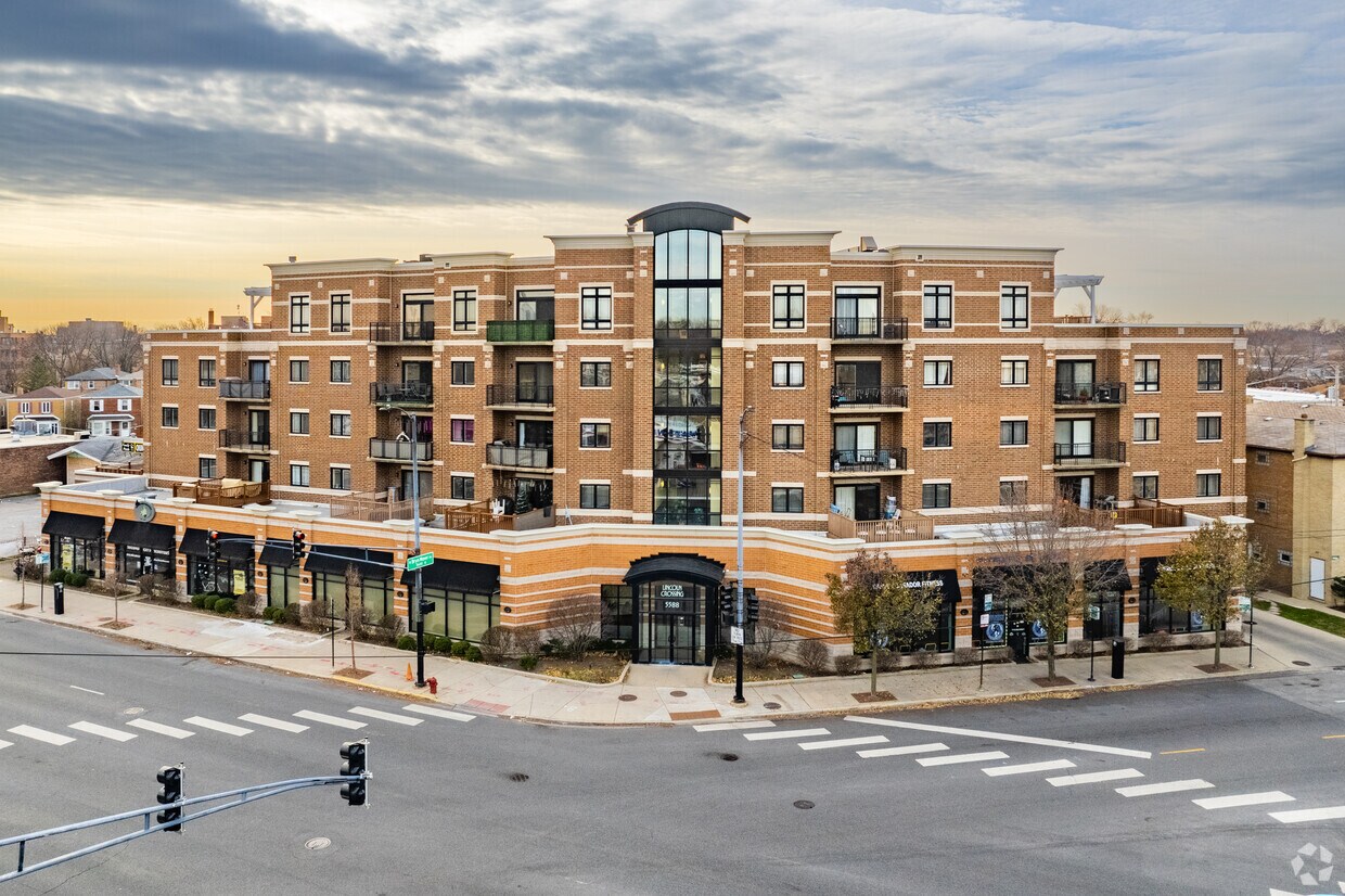 Foto principal - 5578-5588 N Lincoln Ave