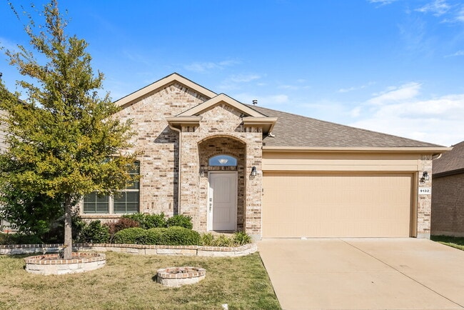 Building Photo - 9132 Golden Hollow Ln