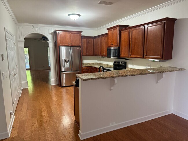 Building Photo - Beautiful 4 Bedroom Home